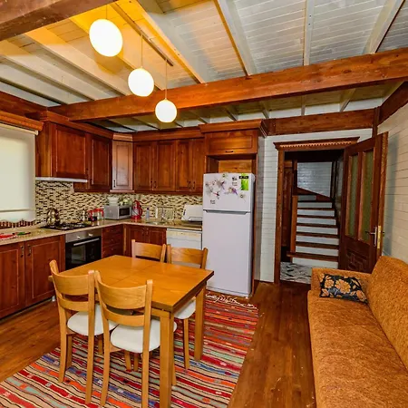 Villa Girmeler Koey Evleri Gebeler