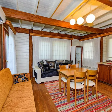 Girmeler Koey Evleri Gebeler