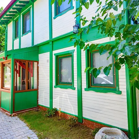 Girmeler Koey Evleri * Gebeler