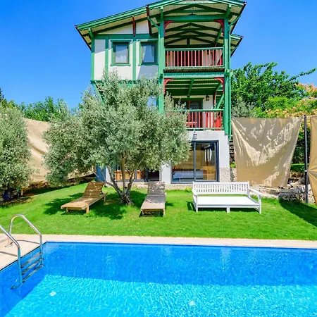 Girmeler Koey Evleri Villa