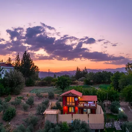 Girmeler Koey Evleri